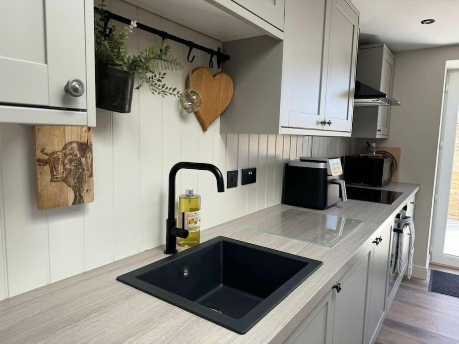 Nᴼ 21 Beautiful Cosy Modern Traditional Cottage Lionel Buitenkant foto